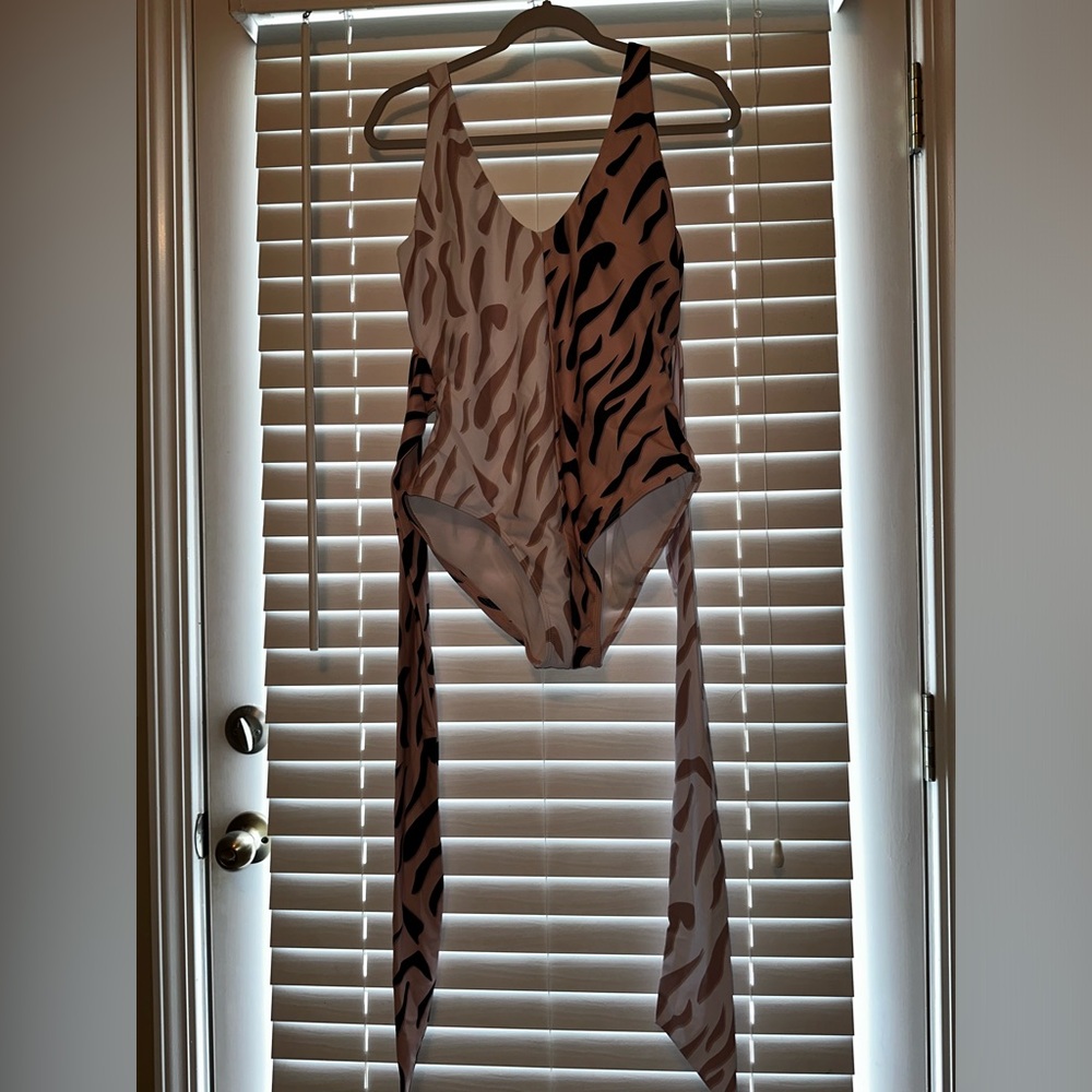 Pink Lily Two Toned Zebra Black/White/Taupe One-piece Bathing Suit Size Large